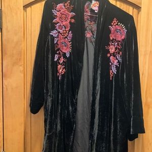 Velvet embroidered kimono